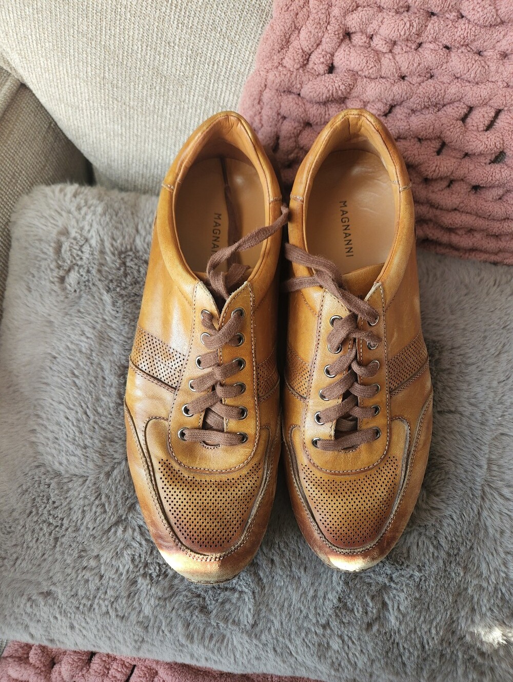 Magnanni Men's Tan Leather Lace-Up Sneakers